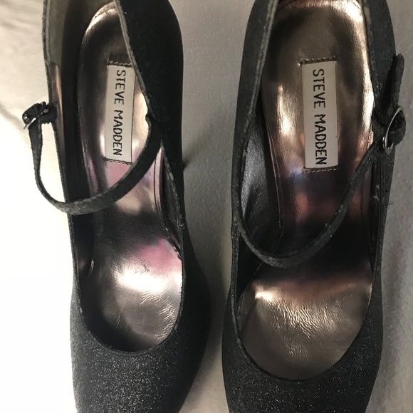 Steve Madden Closed Toe Platform Pumps - Picture 6 of 8